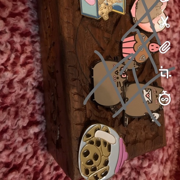 Collection pins - Picture 3 of 3